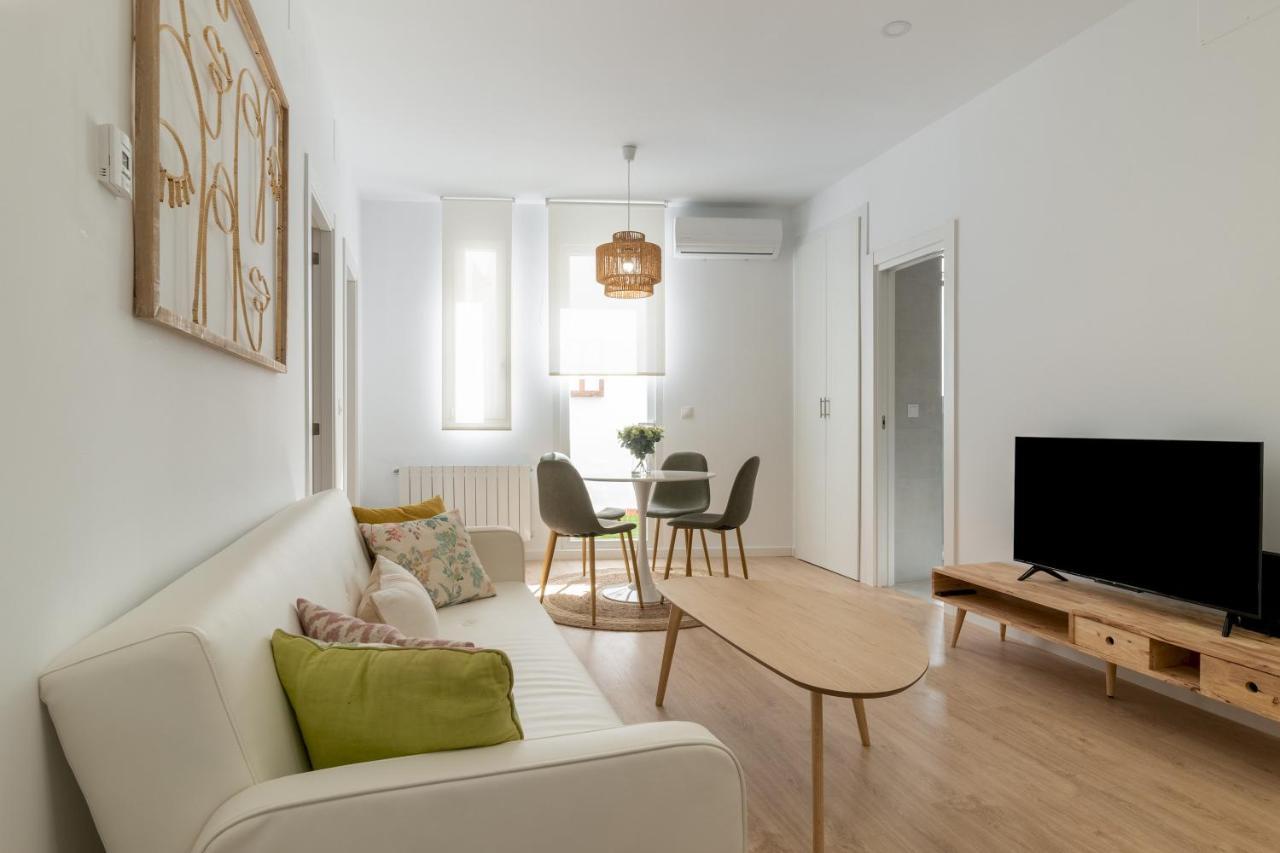 2 Bedrooms 2 Bathrooms Furnished - Retiro - Refurbished - Mintystay マドリード エクステリア 写真